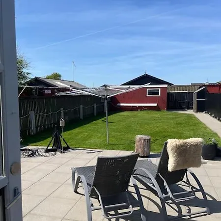 Fint Lille Raekke Hus, Med Egen Indkorsel Appartement
