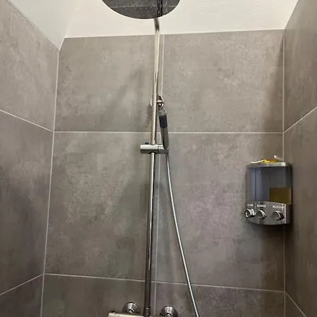 Appartement Fint Lille Raekke Hus, Med Egen Indkorsel *